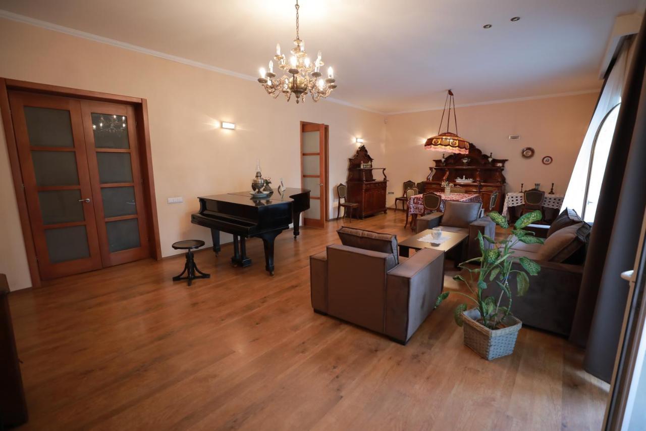 Apartment At 12 Baratashvili Street 第比利斯 外观 照片