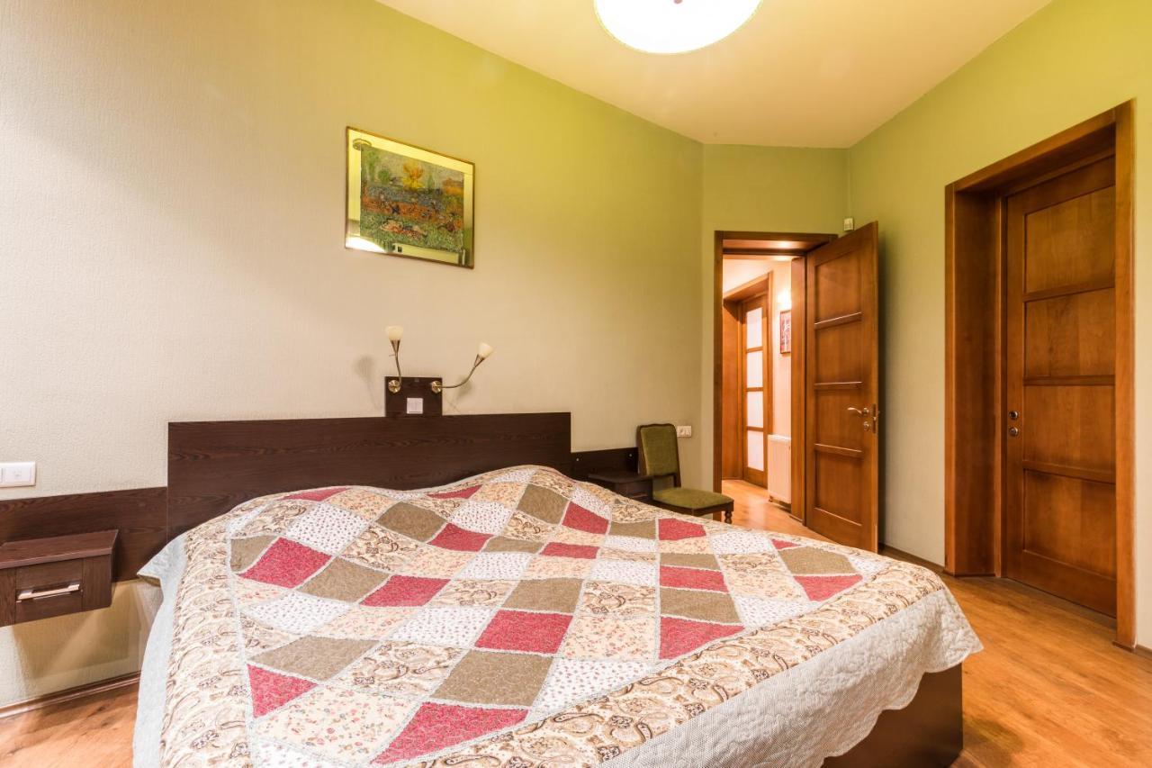 Apartment At 12 Baratashvili Street 第比利斯 外观 照片