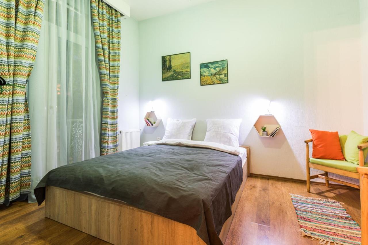 Apartment At 12 Baratashvili Street 第比利斯 外观 照片