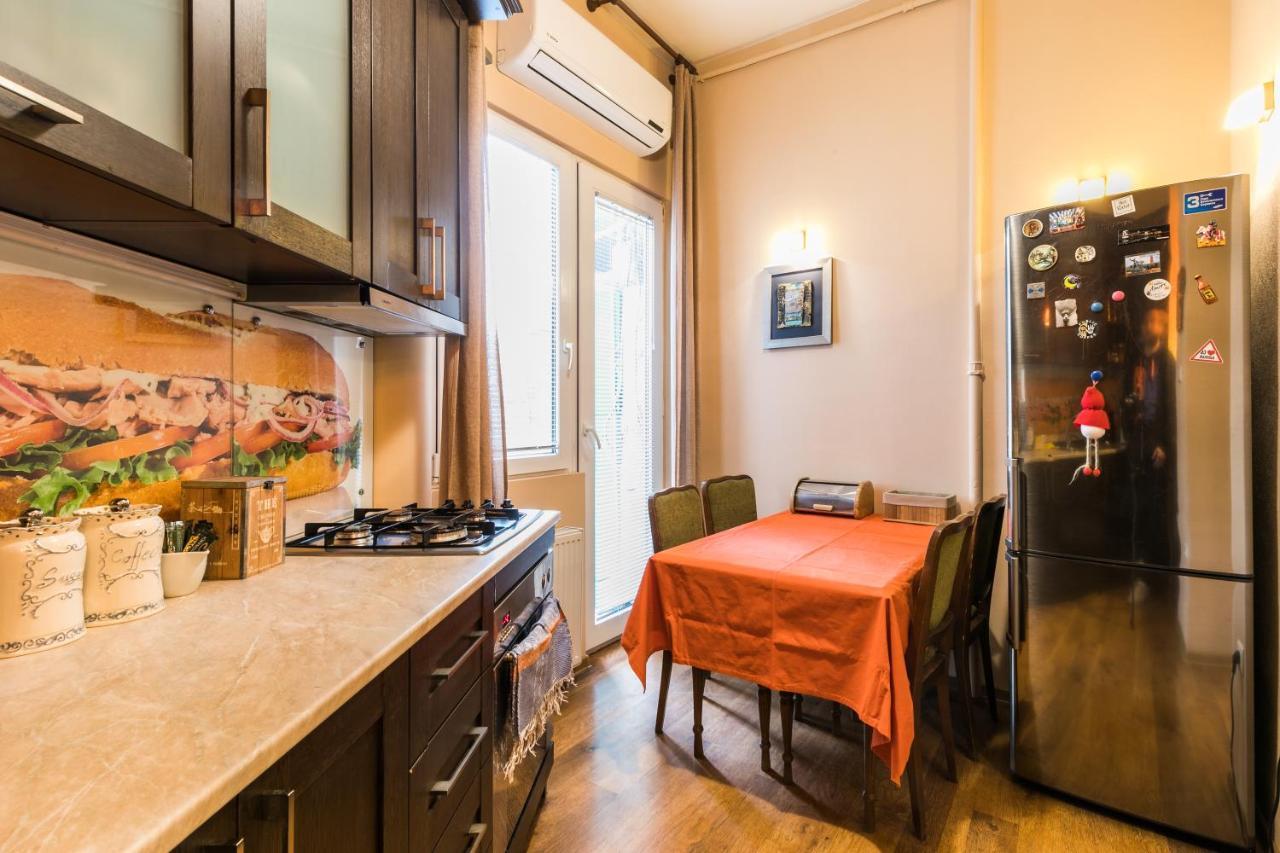 Apartment At 12 Baratashvili Street 第比利斯 外观 照片