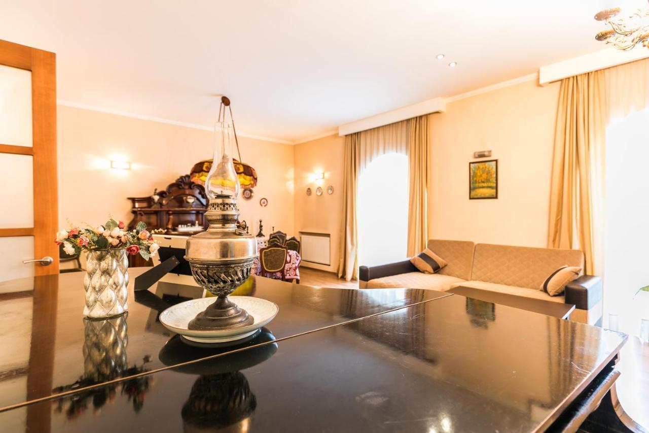 Apartment At 12 Baratashvili Street 第比利斯 外观 照片