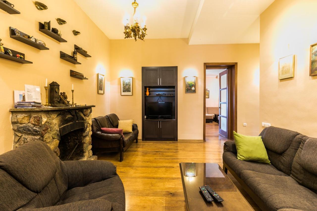 Apartment At 12 Baratashvili Street 第比利斯 外观 照片