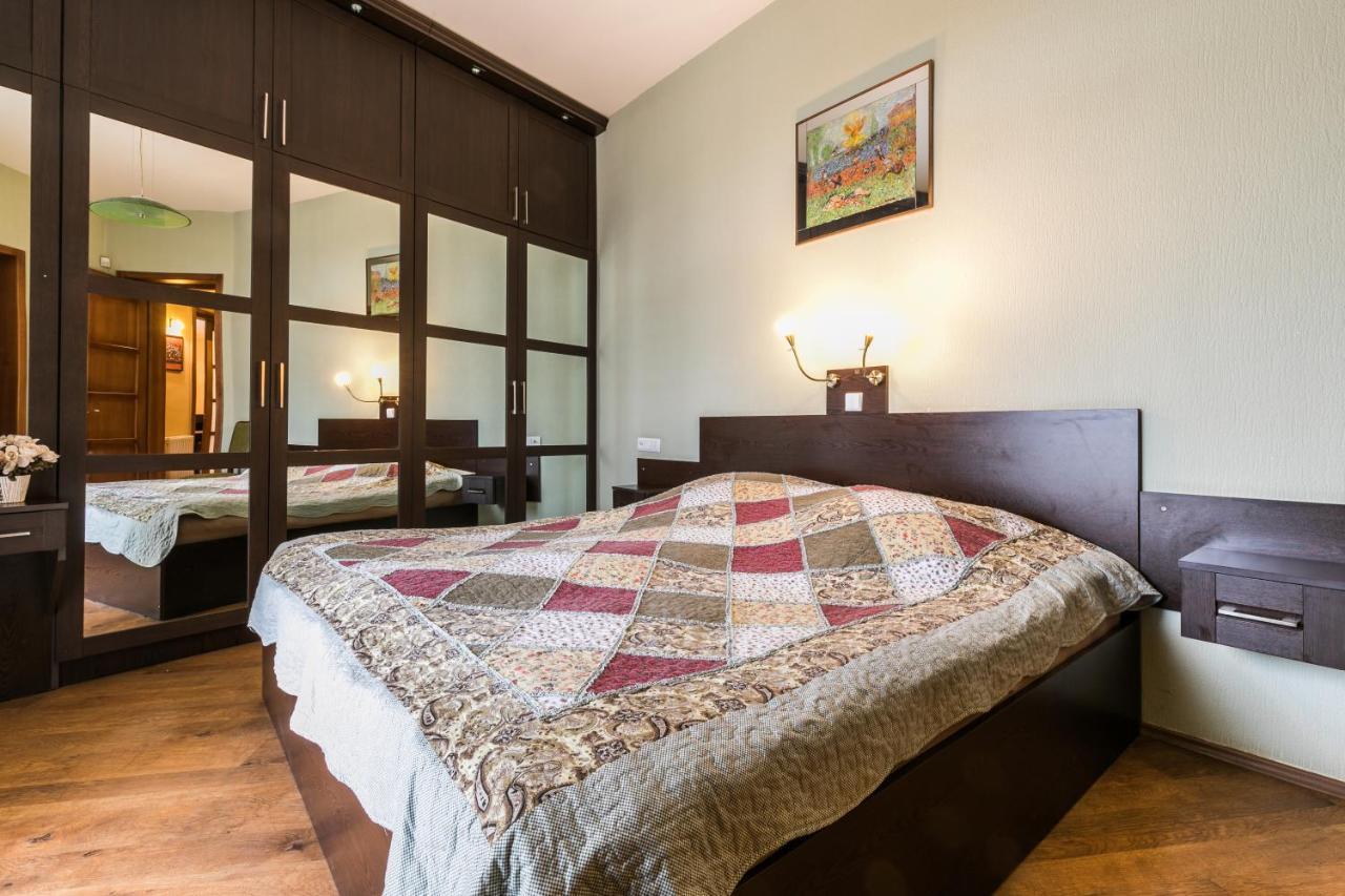Apartment At 12 Baratashvili Street 第比利斯 外观 照片